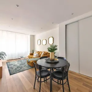 Superbe T2 Avec Terrasse A 5 Min Du Metro Appartement